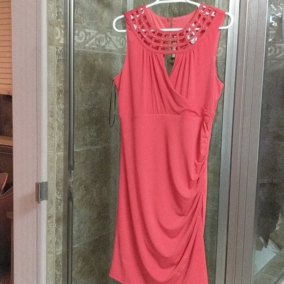 Dress - Picture 2 of 3